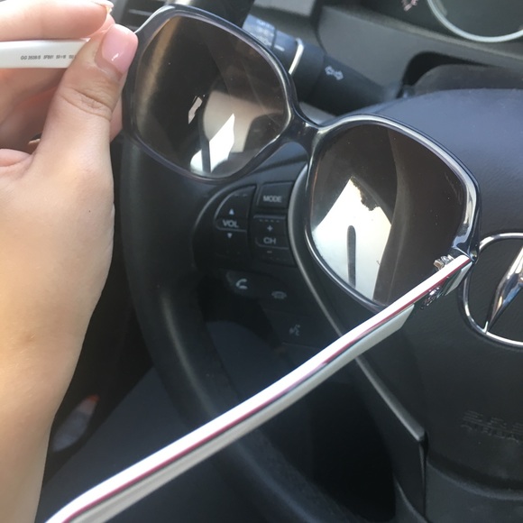 AUTHENTIC GUCCI SUNGLASSES main image 6
